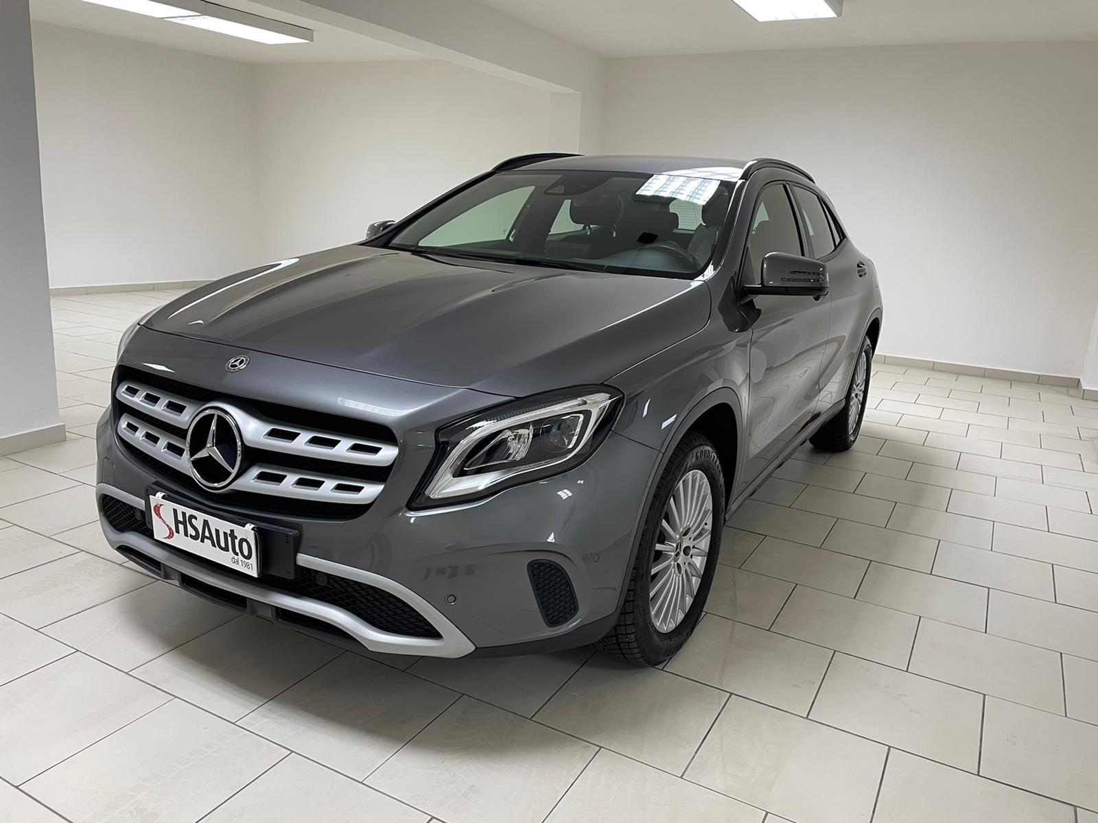 Mercedes Benz GLA 200 D AUTOMATIC BUSINESS EXTRA