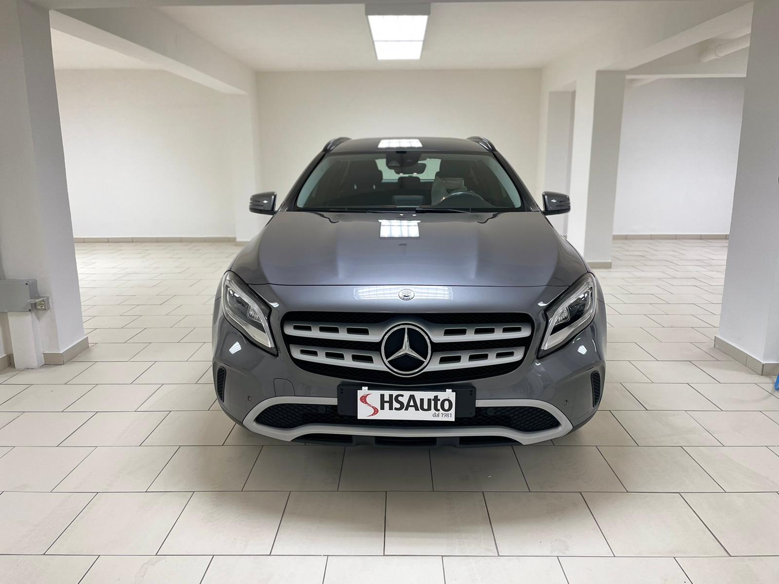 Mercedes Benz GLA 200 D AUTOMATIC BUSINESS EXTRA